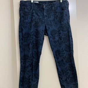 Gap 1969 skinny ankle cropped rose print on denim